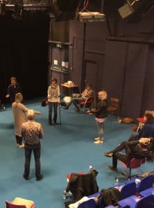 De Touwtjes in handen